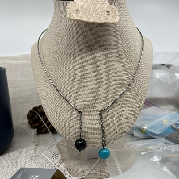 Early 2000s Stainless Steel Y-Neck Wire Collar Necklace with Turquoise - Picture 5 of 12